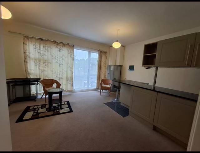 1 BEDROOM PROPERTY TO RENT IN RONDEBOSCH